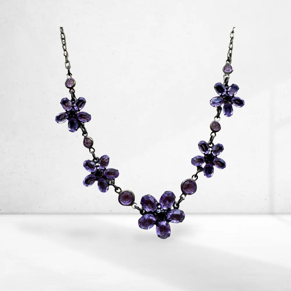 Women’s Vintage AVON Lavender Floral 9” Drop Necklace With Original Box